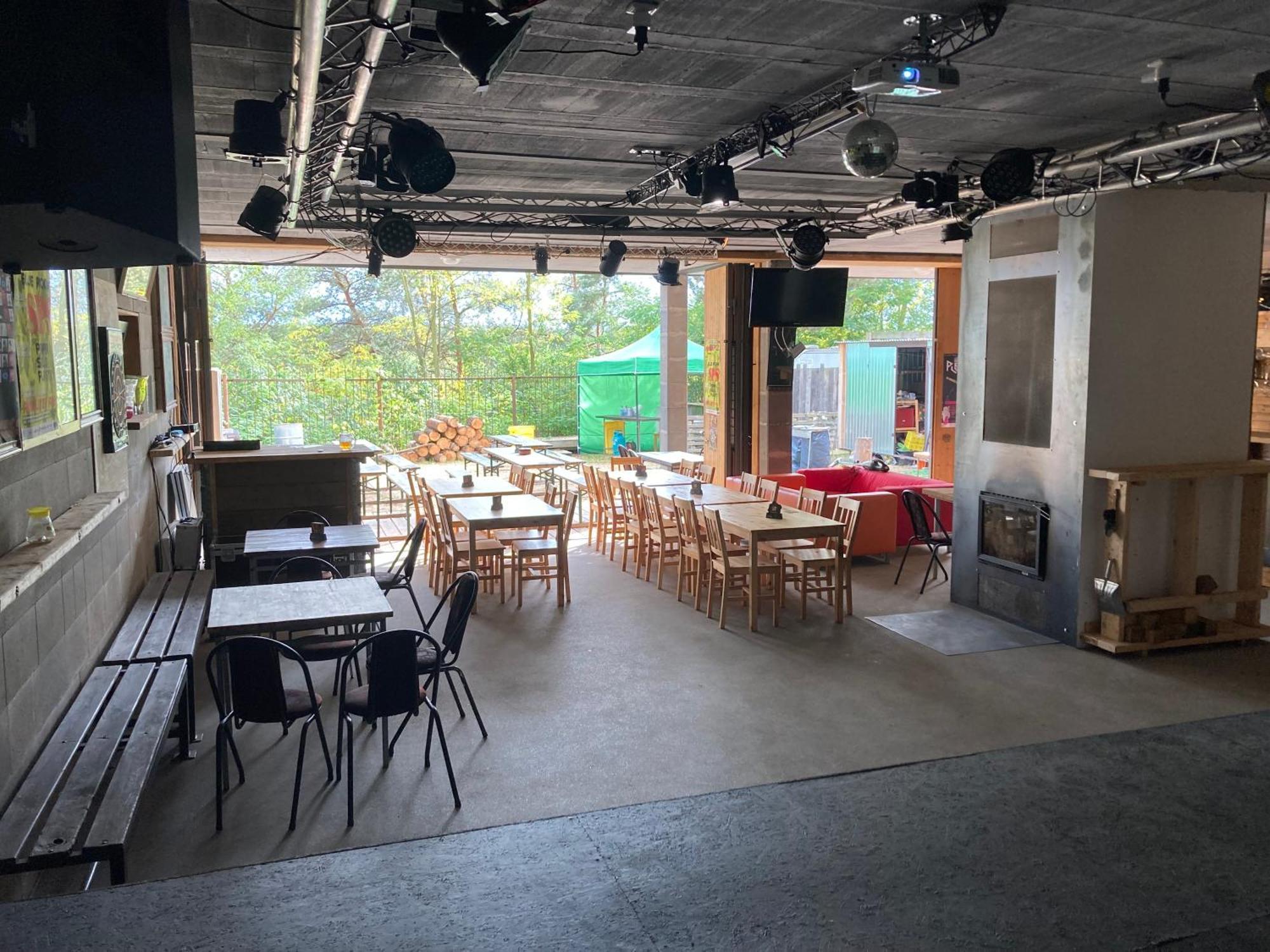 Klubovna u Kanálu KuK - apartman lux Racice  Exterior foto