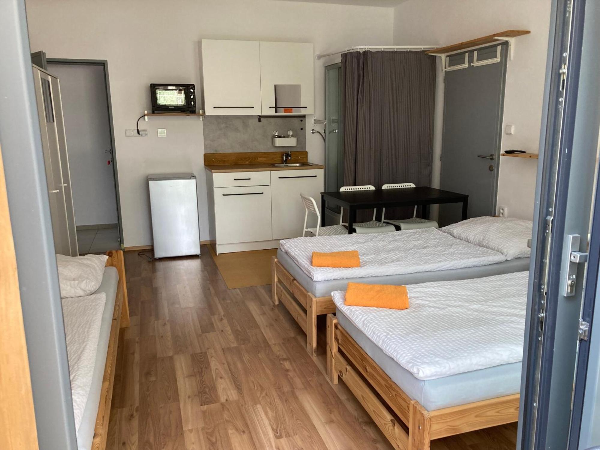 Klubovna u Kanálu KuK - apartman lux Racice  Habitación foto