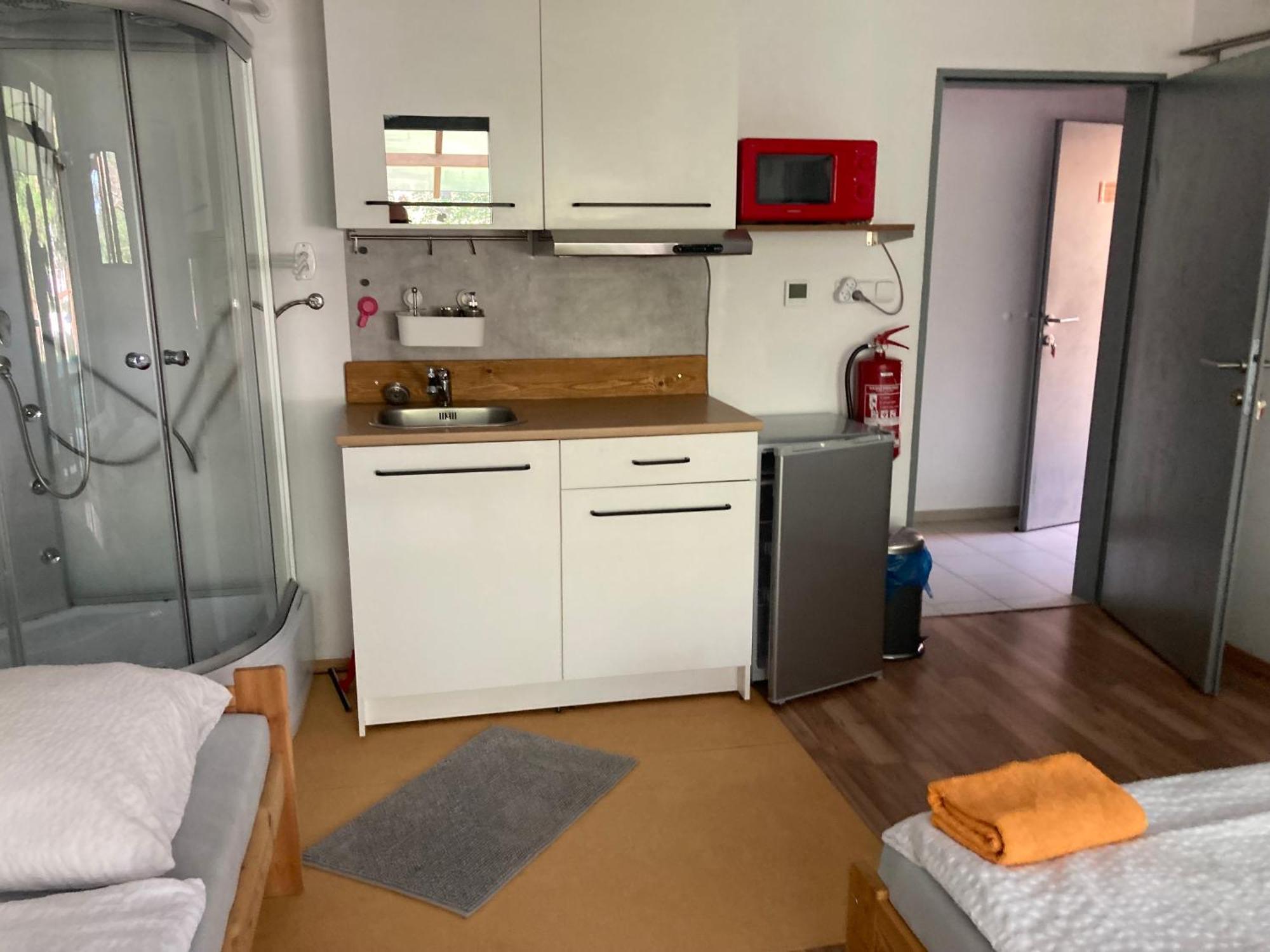 Klubovna u Kanálu KuK - apartman lux Racice  Habitación foto