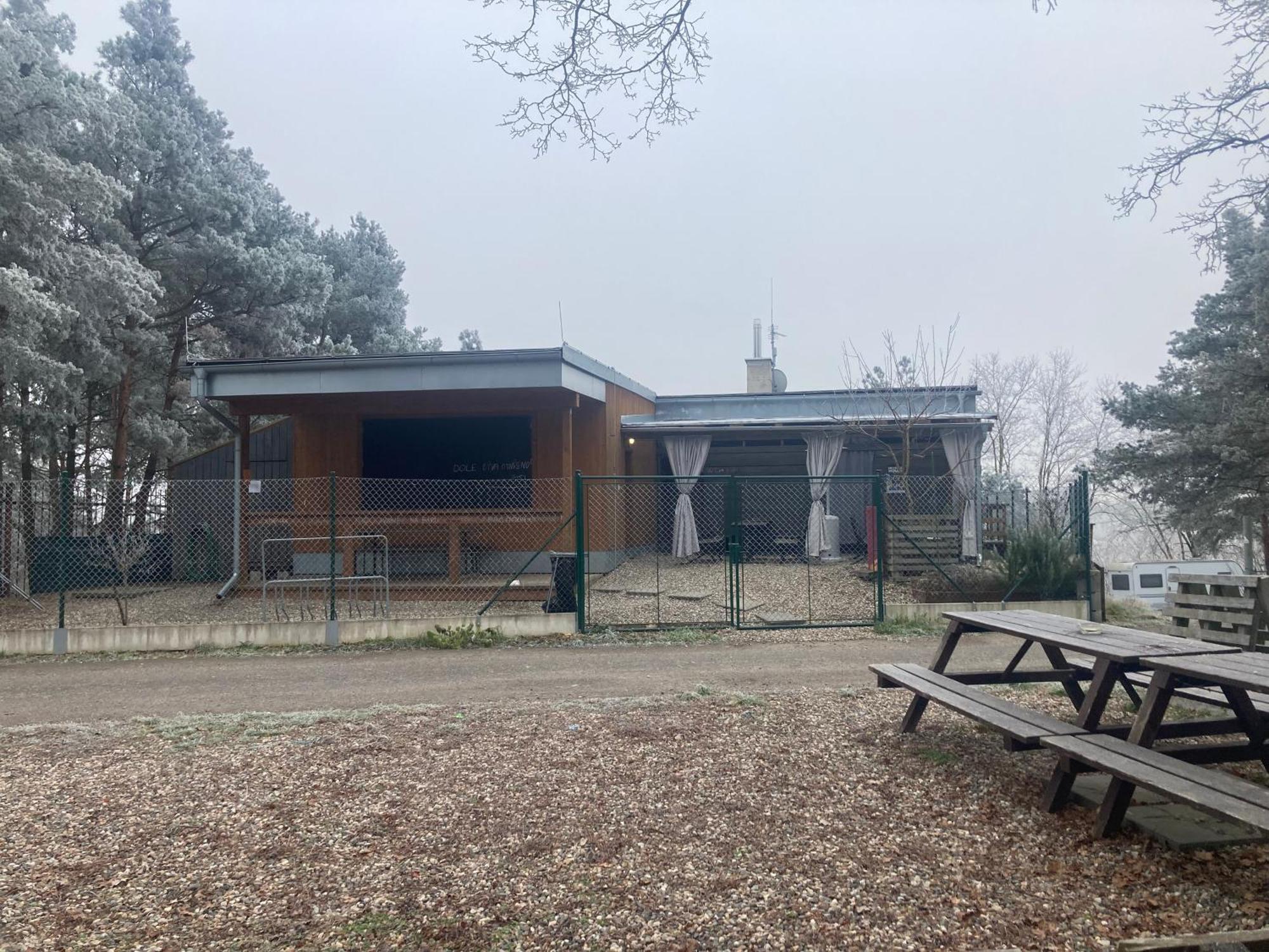 Klubovna u Kanálu KuK - apartman lux Racice  Exterior foto